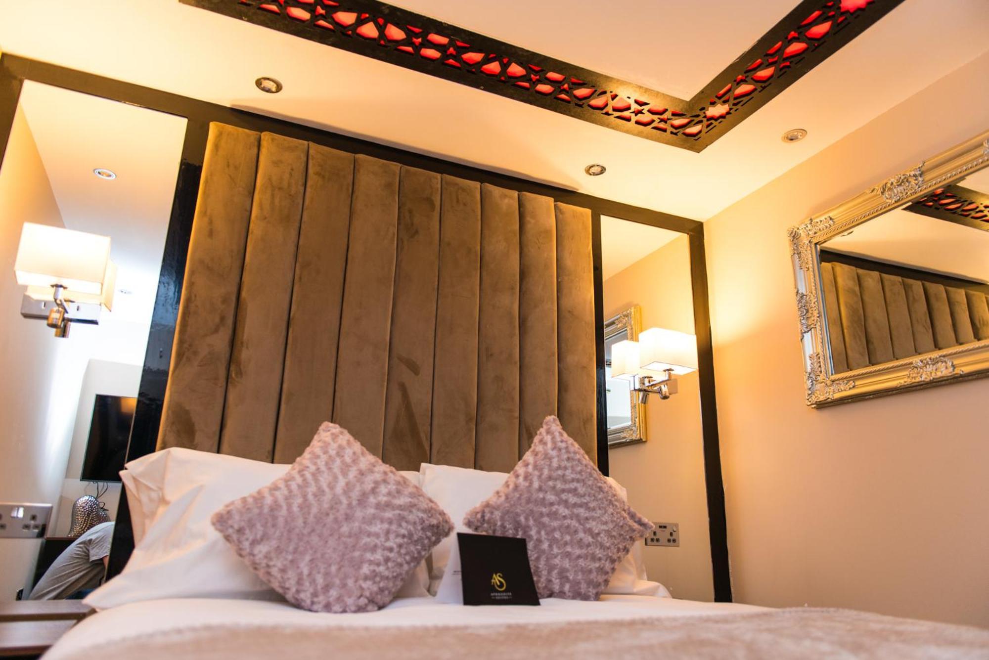 Aphrodite Suites Гаддерсфілд Номер фото