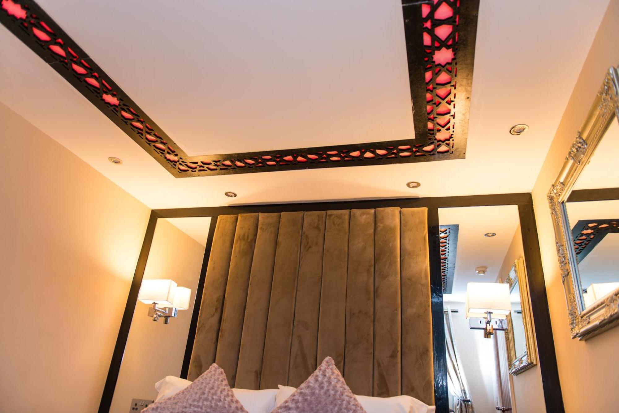 Aphrodite Suites Гаддерсфілд Номер фото