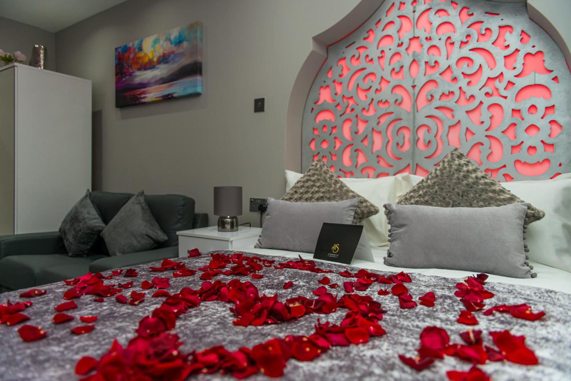 Aphrodite Suites Гаддерсфілд Номер фото